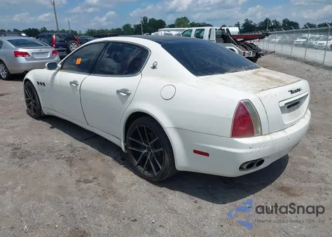 2007 Maserati Quattroporte Base Automatic/Executive Gt Automatic/Sport Gt Automatic z USA, uszkodzony, nr VIN ZAMFE39A070029559